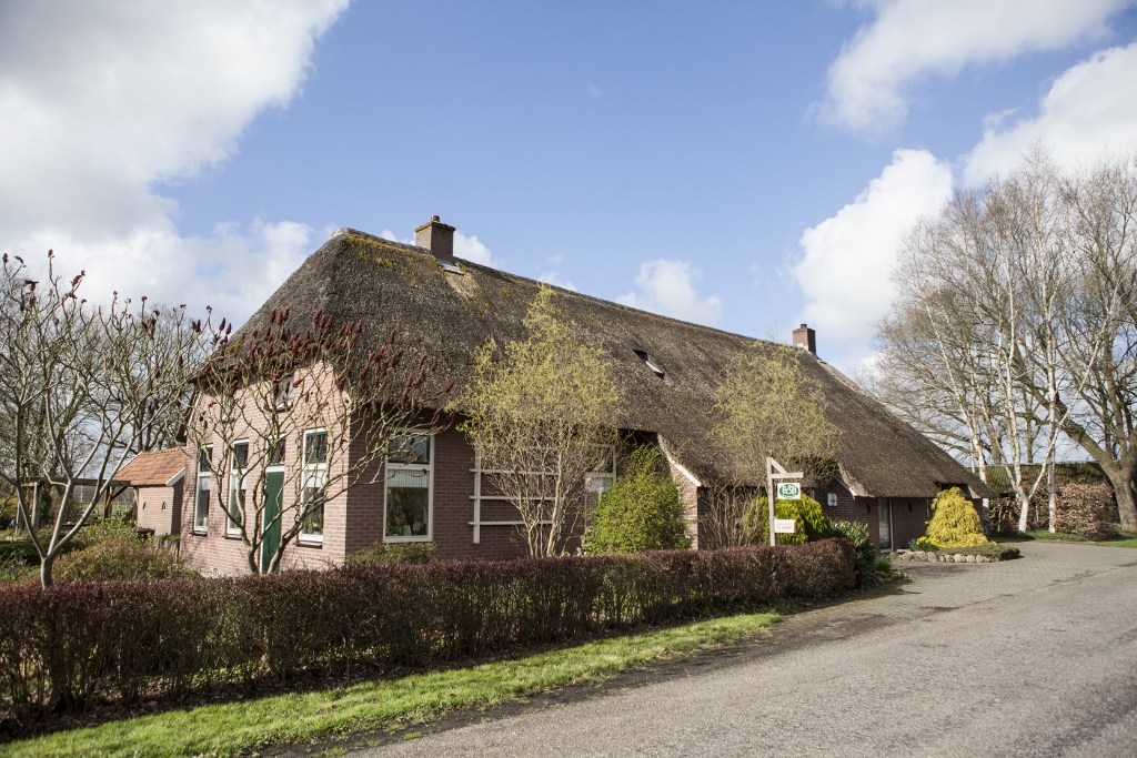 B&B woonboerderij An de Kraloërweg van opzij gezien
